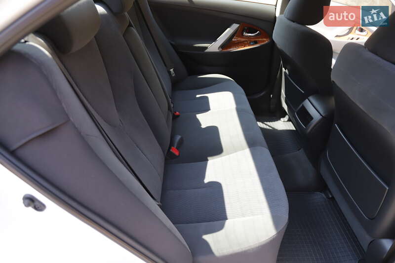 Седан Toyota Camry 2011 в Чечельнике