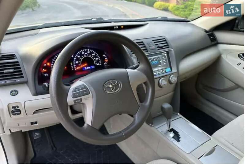 Седан Toyota Camry 2011 в Виннице