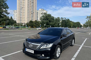 Седан Toyota Camry 2013 в Киеве
