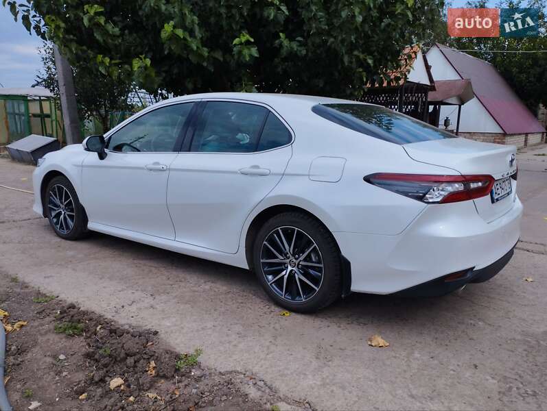 Седан Toyota Camry 2021 в Апостоловому