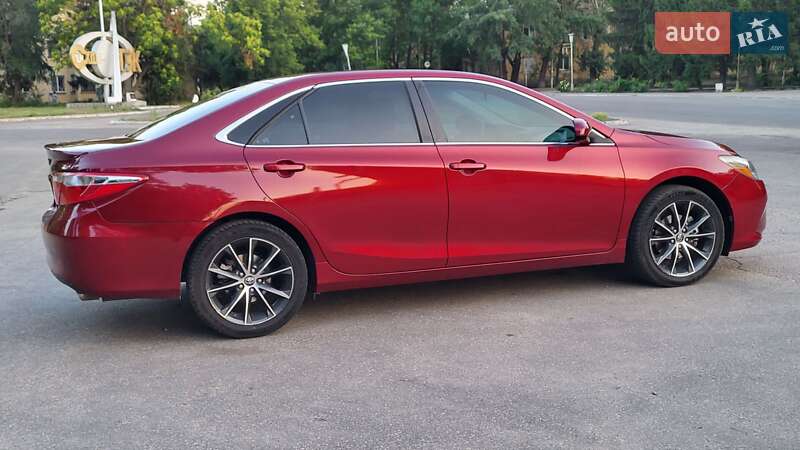 Седан Toyota Camry 2015 в Желтых Водах