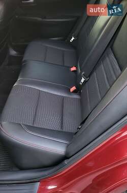 Седан Toyota Camry 2015 в Жовтих Водах