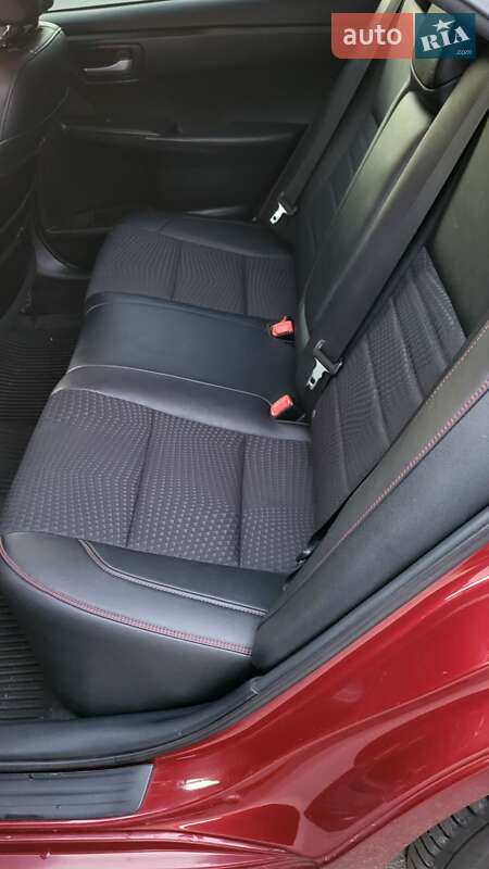 Седан Toyota Camry 2015 в Желтых Водах