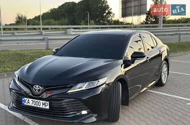 Седан Toyota Camry 2017 в Киеве