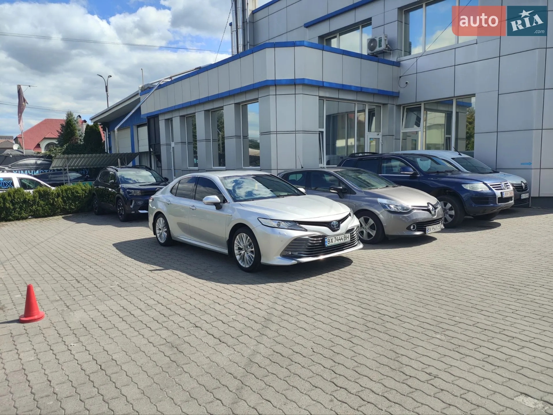 2019 Toyota Camry - мініатюра 3