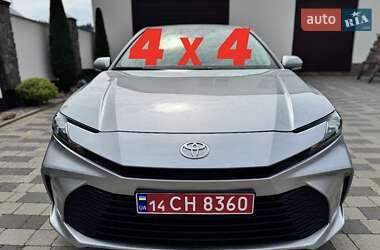 Седан Toyota Camry 2024 в Львові