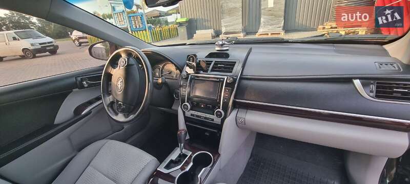 Седан Toyota Camry 2012 в Золотоноші