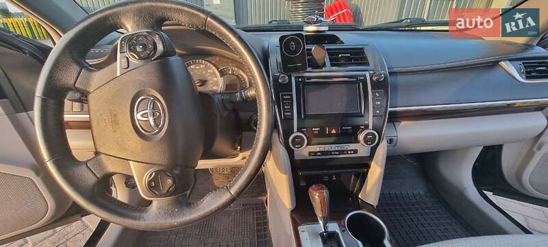 Седан Toyota Camry 2012 в Золотоноші