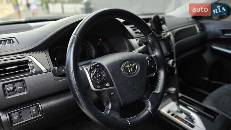 Седан Toyota Camry 2013 в Києві