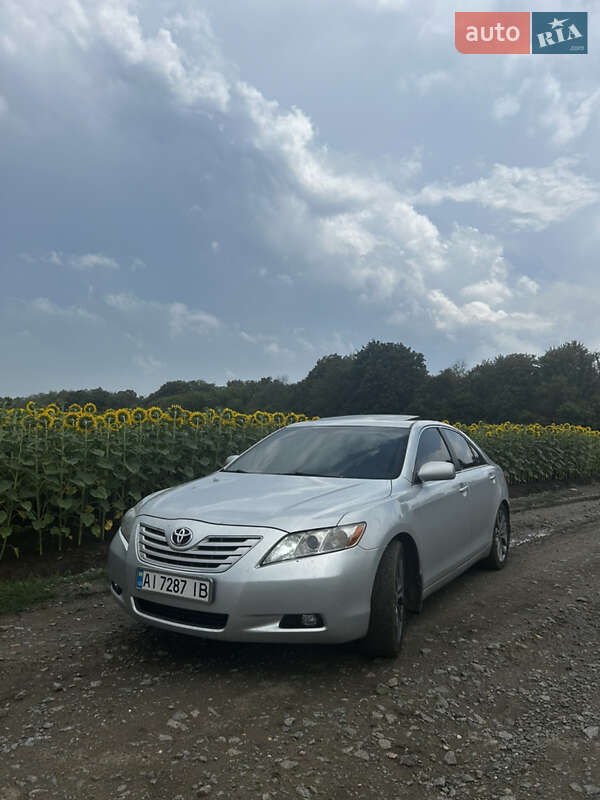 Седан Toyota Camry 2006 в Києві