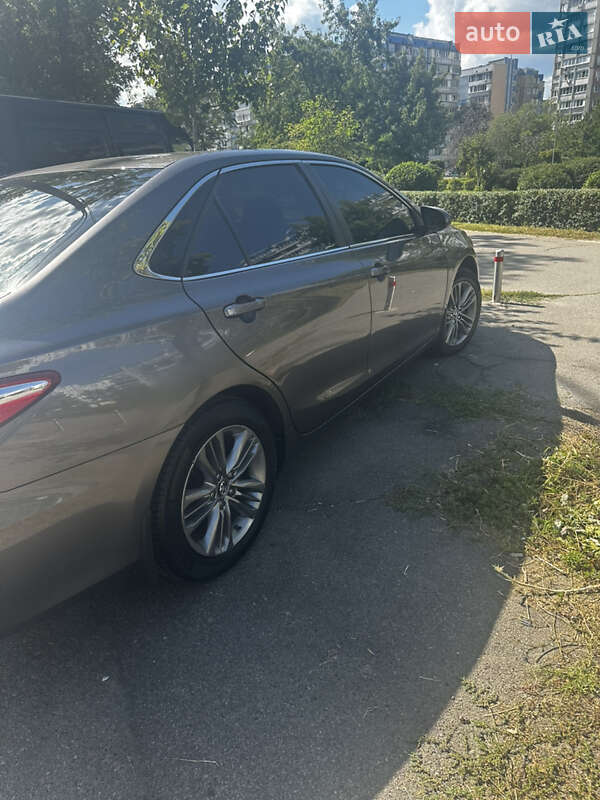 Седан Toyota Camry 2016 в Києві