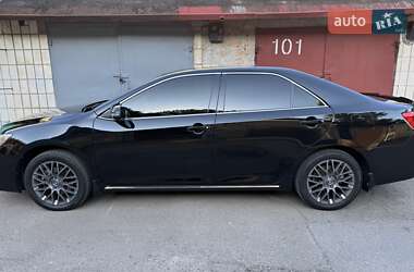 Седан Toyota Camry 2013 в Киеве