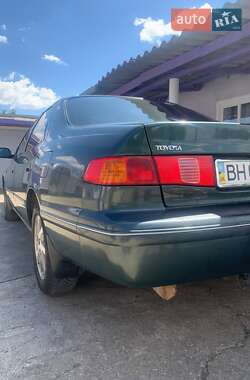 Седан Toyota Camry 1999 в 