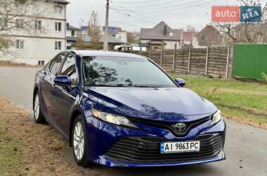 Седан Toyota Camry 2018 в Києві