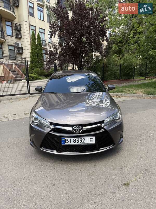 Седан Toyota Camry 2016 в Харькове