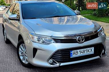 Седан Toyota Camry 2017 в Киеве