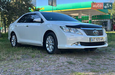 Седан Toyota Camry 2012 в Киеве