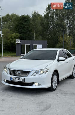 Седан Toyota Camry 2013 в Чернигове
