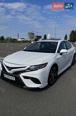 Седан Toyota Camry 2020 в Києві