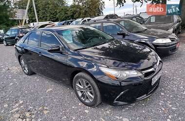 Седан Toyota Camry 2017 в Ровно