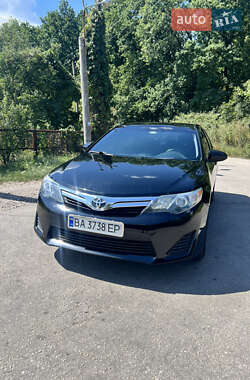 Седан Toyota Camry 2013 в Знаменке