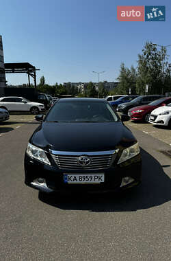 Седан Toyota Camry 2012 в Києві