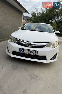 Седан Toyota Camry 2012 в Чернівцях