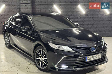 Седан Toyota Camry 2021 в Киеве