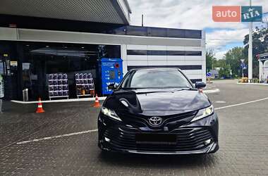 Седан Toyota Camry 2017 в Києві
