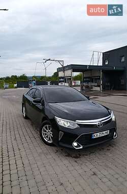 Седан Toyota Camry 2015 в Львові