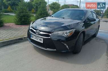 Седан Toyota Camry 2016 в Сарнах