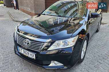 Седан Toyota Camry 2013 в 