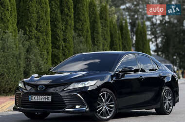 Седан Toyota Camry 2021 в Виннице