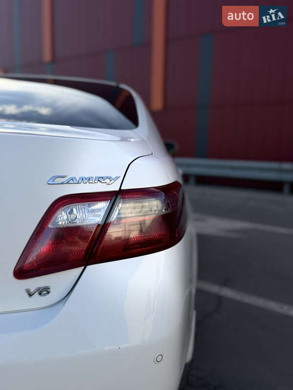 Седан Toyota Camry 2007 в Киеве