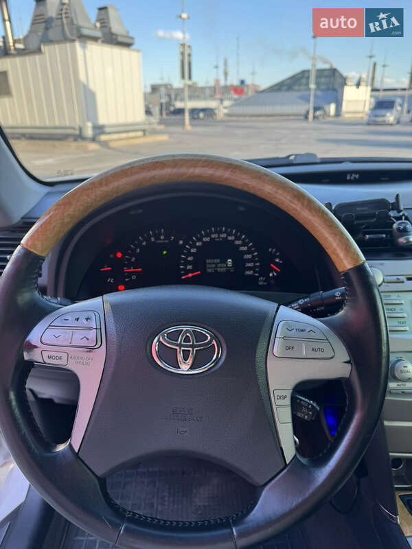 Седан Toyota Camry 2007 в Киеве