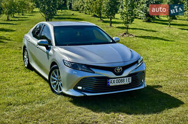 Седан Toyota Camry 2019 в Львові