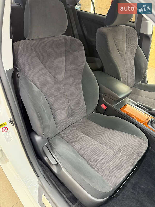 Седан Toyota Camry 2011 в Харкові