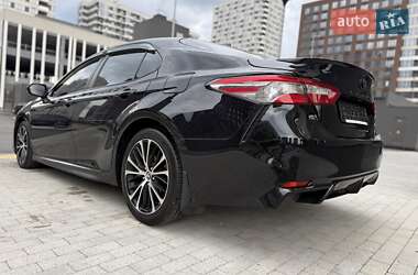 Седан Toyota Camry 2020 в Києві