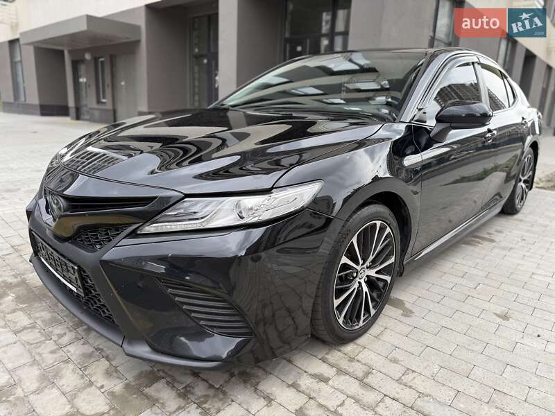 Toyota Camry 2020