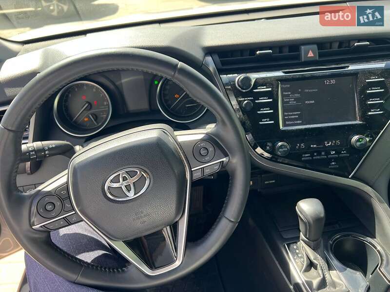Седан Toyota Camry 2017 в Полтаві