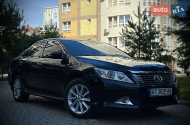 Седан Toyota Camry 2013 в 
