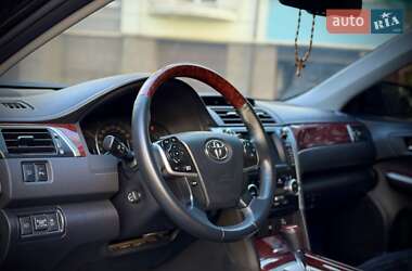 Седан Toyota Camry 2013 в 
