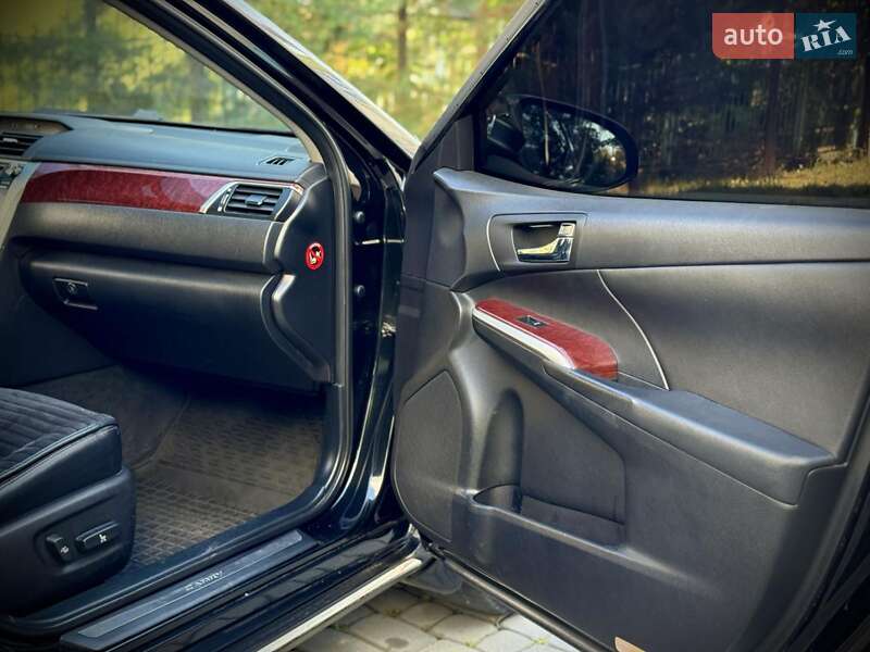 Седан Toyota Camry 2013 в Ивано-Франковске