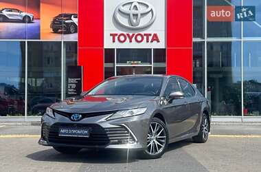 Седан Toyota Camry 2023 в Івано-Франківську