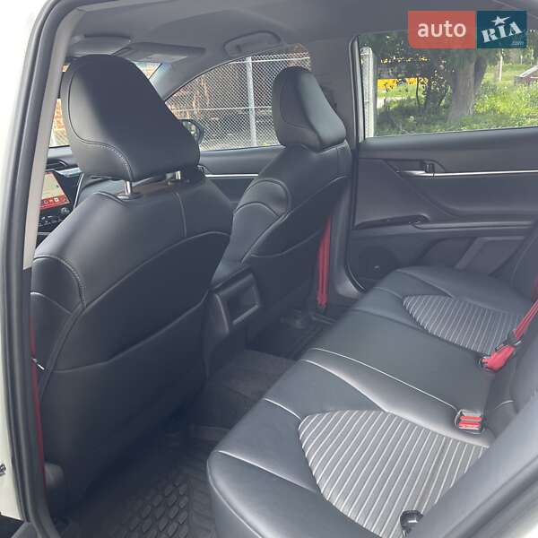 Седан Toyota Camry 2020 в Полтаві