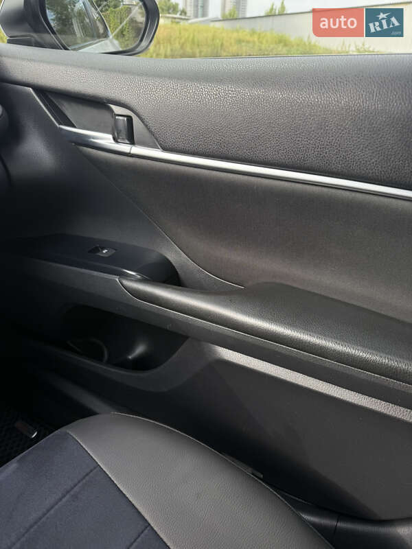 Седан Toyota Camry 2017 в Киеве фото 11 Седан Toyota Camry 2017 в Киеве