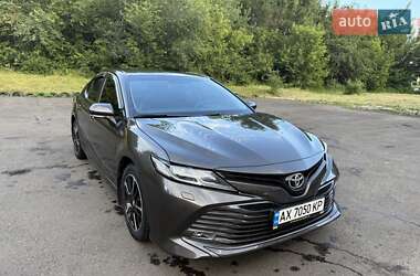 Седан Toyota Camry 2018 в Харькове