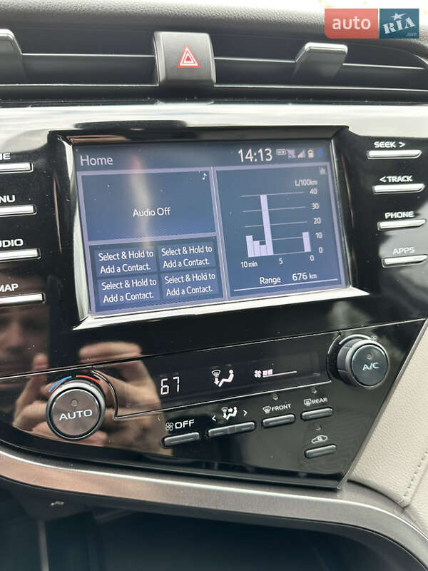 Седан Toyota Camry 2019 в Тернополе