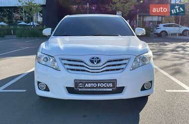 Седан Toyota Camry 2009 в Киеве
