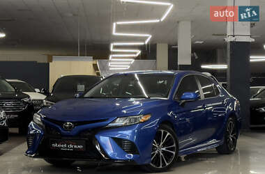 Седан Toyota Camry 2018 в Миколаєві